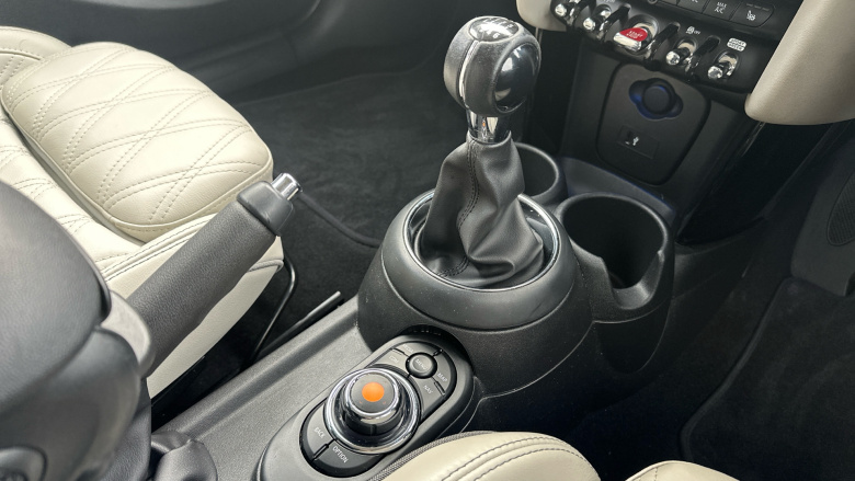 MINI Hatchback 2.0 Cooper S Exclusive 5dr [Comfort/Nav Pack] Petrol Hatchback